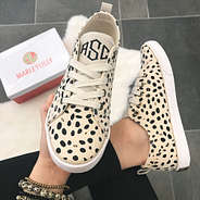 spring leopard sneaker selfie