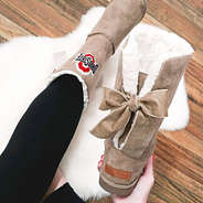 front and back of ohio state sherpa tie booties
