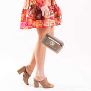 girl with dress and wallet for event