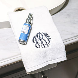 https://images.marleylilly.com/profiles/ml-product-list/product/109907/FbM-white-hand-towel-on-sink.jpg