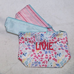 BLOOPER KIDS: Monogrammed Kids Toiletry Bag