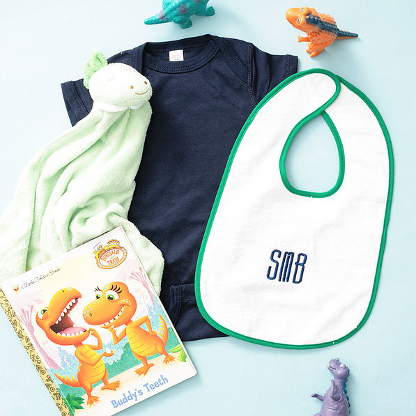 green outline baby bib