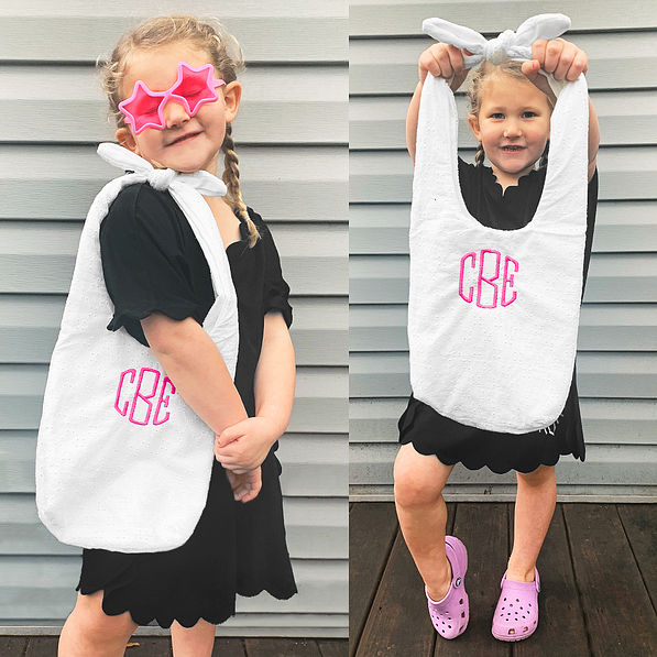 https://images.marleylilly.com/profiles/mlk-product-detail/product/56330/I0z-white-eyelet-monogrammed-kids-hobo-bg.jpg