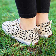 back detail of youth spring leopard sneakers