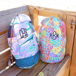 https://images.marleylilly.com/profiles/mlk-product-list/product/110002/xgE-monogrammed-kids-beach-backpacks.jpg