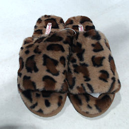 BLOOPER SHOES: BLANK Fuzzy Slippers